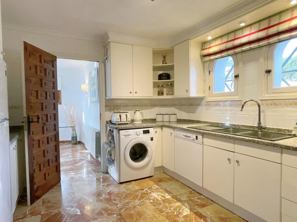 5 bed villa in Benitachell
