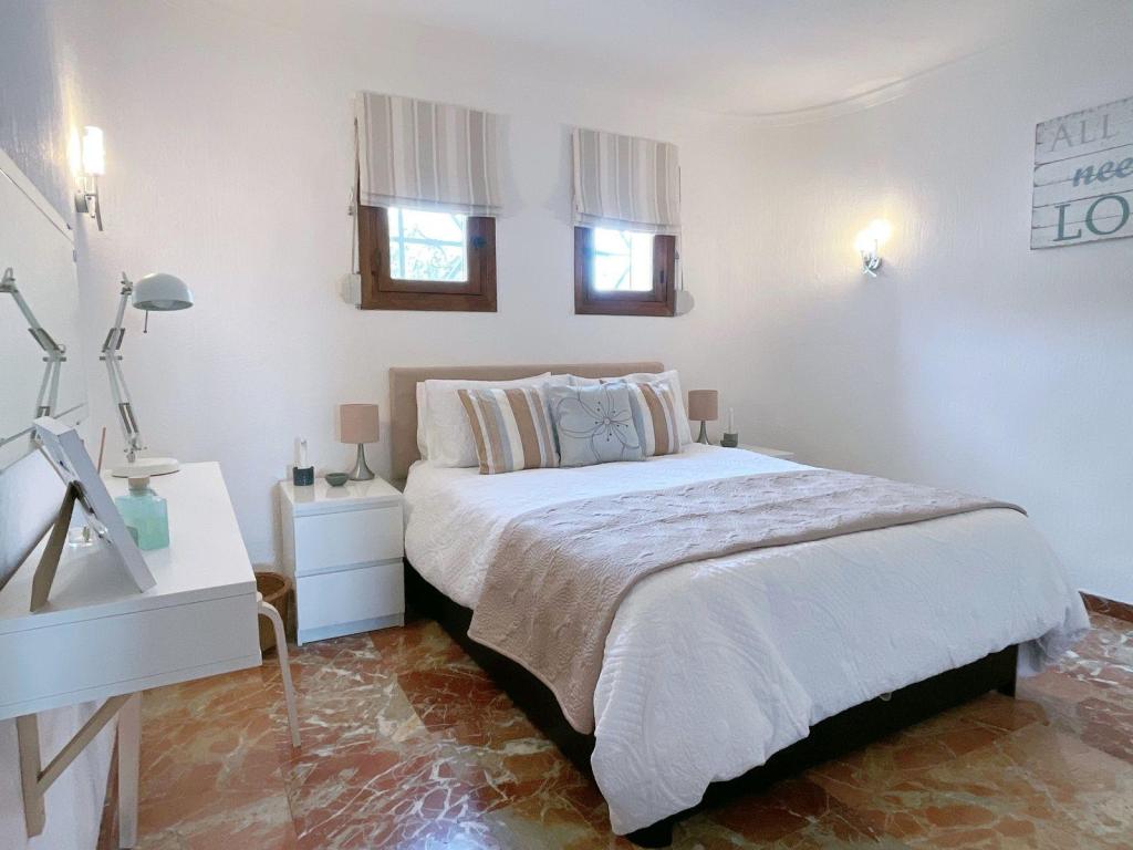 5 bed villa in Benitachell