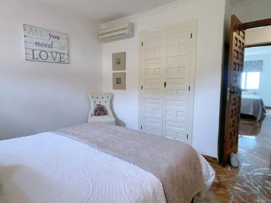 5 bed villa in Benitachell