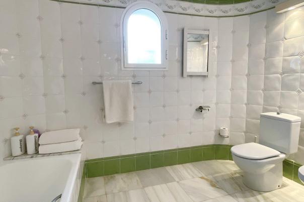 5 bed villa in Benitachell