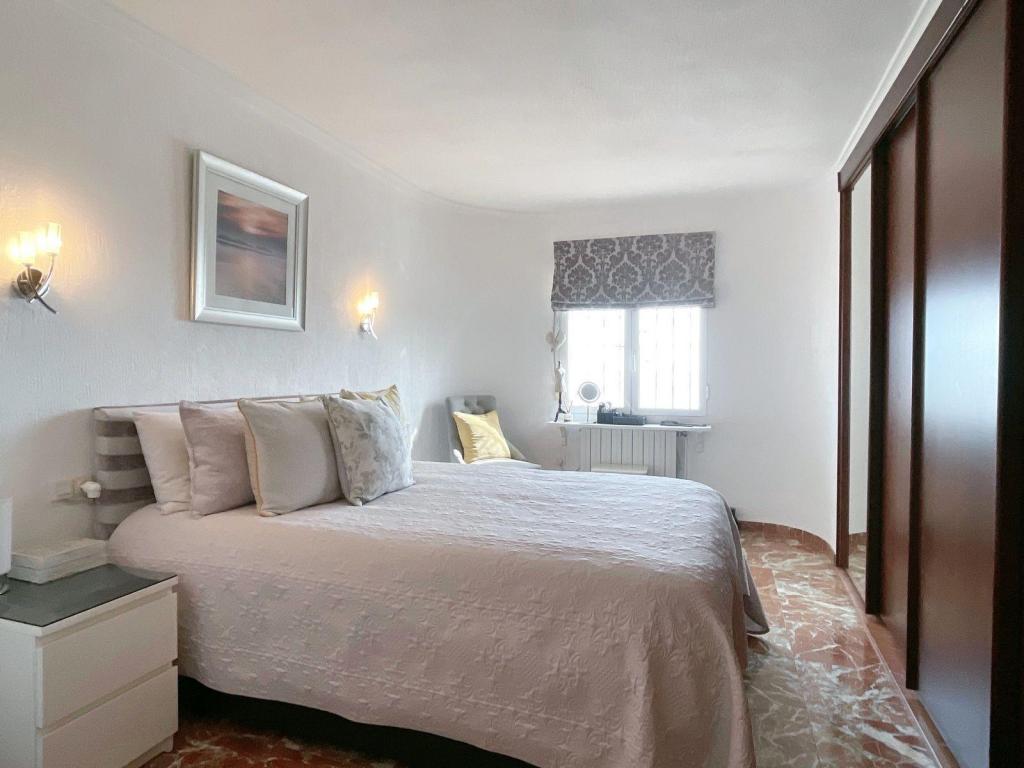 5 bed villa in Benitachell