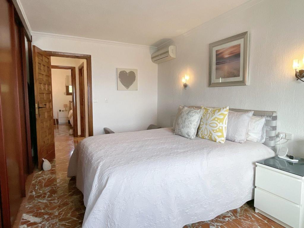 5 bed villa in Benitachell