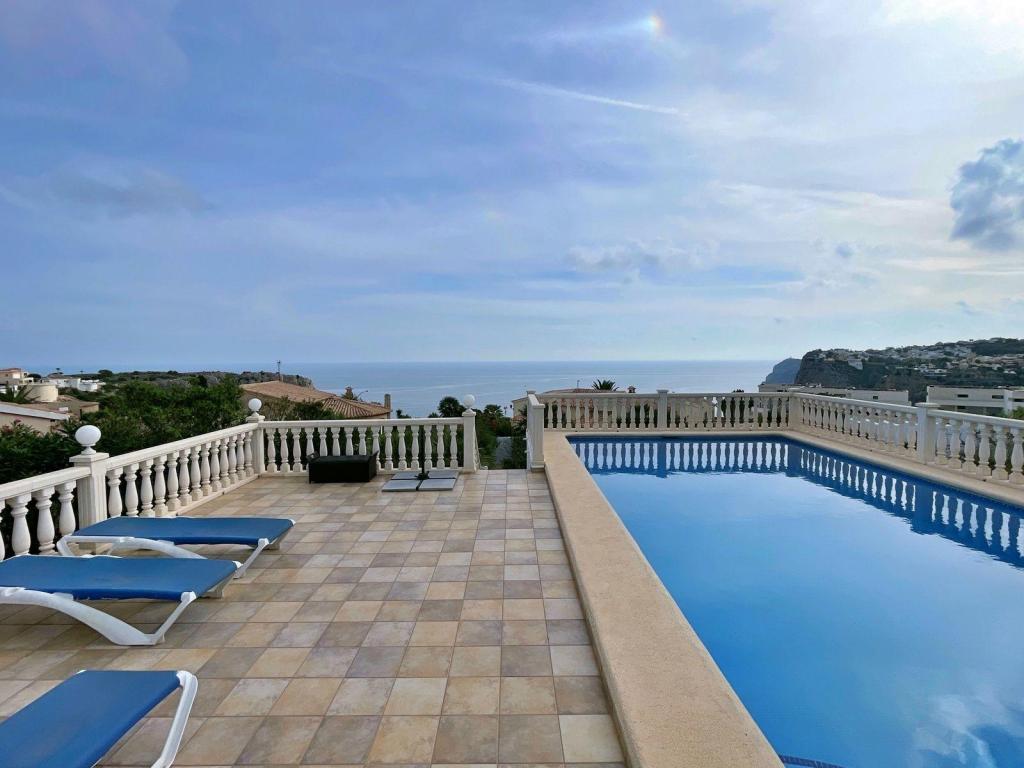 5 bed villa in Benitachell