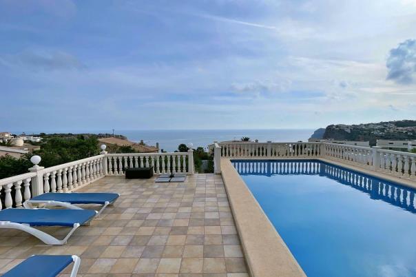 5 bed villa in Benitachell