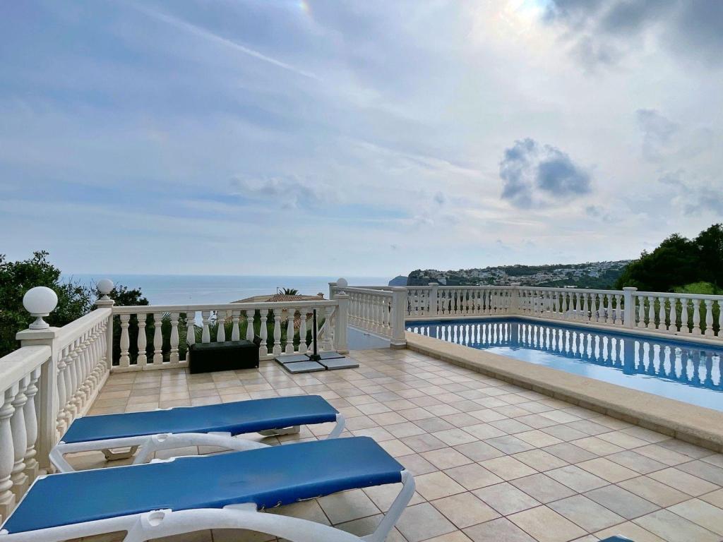 5 bed villa in Benitachell