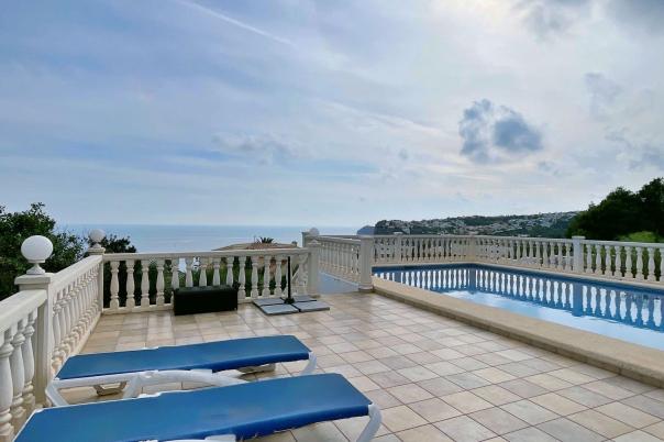 5 bed villa in Benitachell