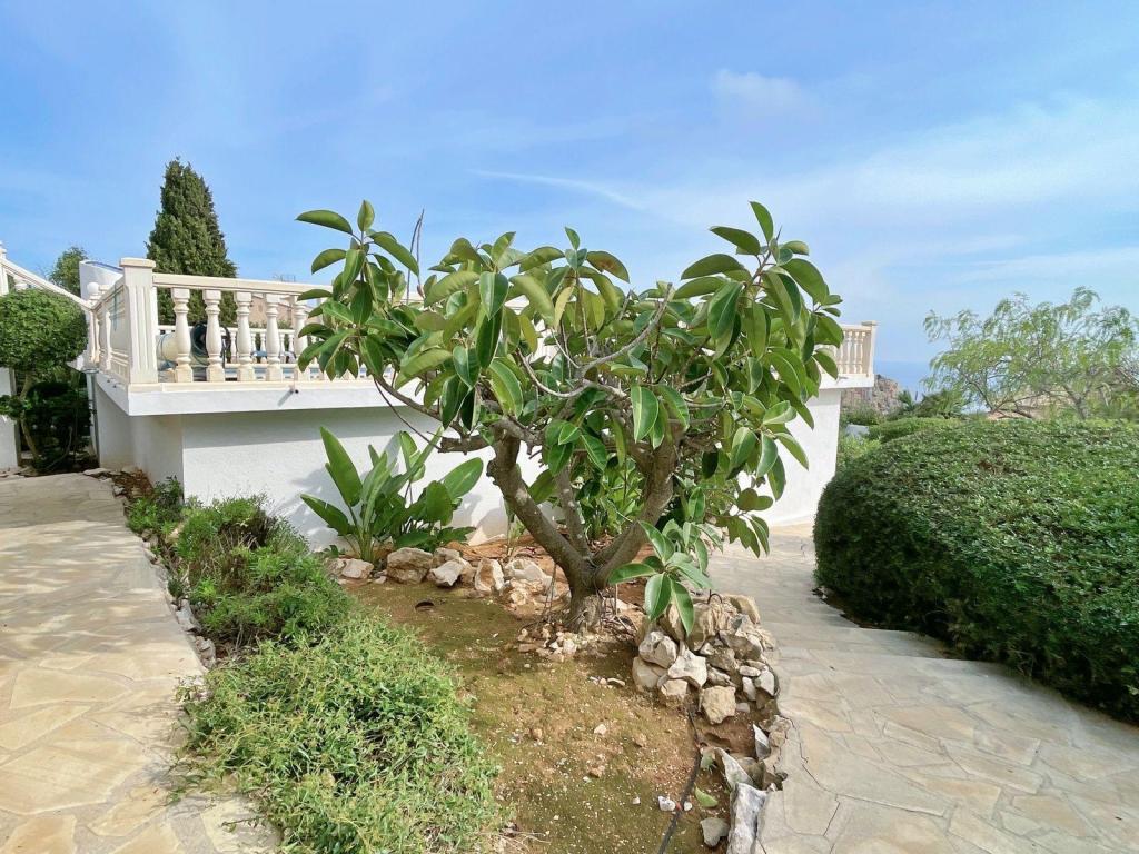 5 bed villa in Benitachell