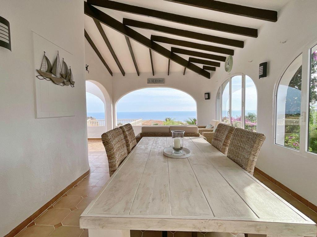 5 bed villa in Benitachell