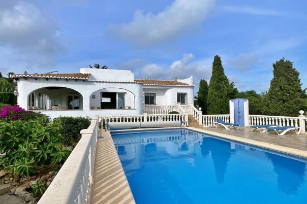 5 bed villa in Benitachell