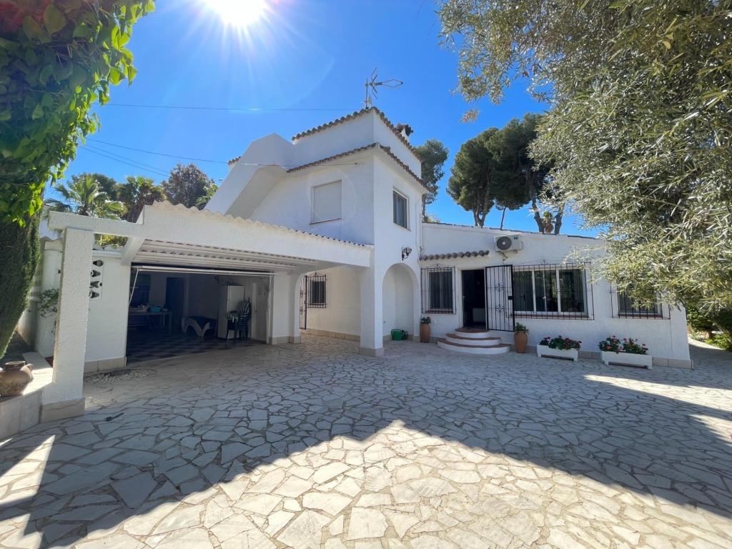 4 bed villas in Moraira