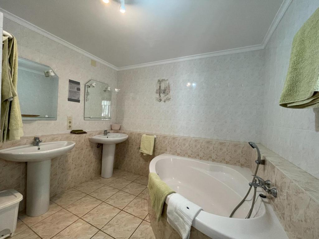4 bed villas in Moraira