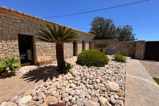 3 bed finca in Benissa