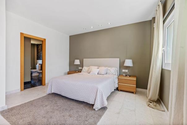 4 bed villa in Albir