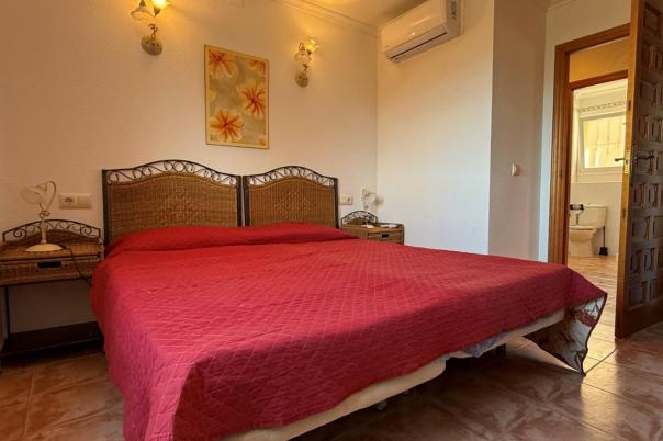 2 bed apartment in Benitachell