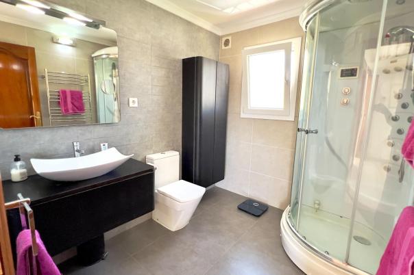6 bed villa in Moraira