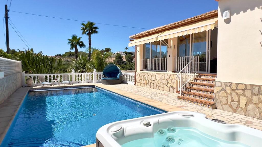 6 bed villa in Moraira