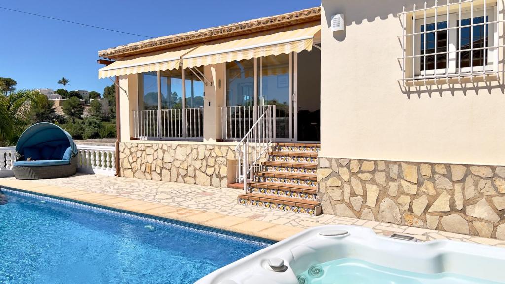 6 bed villa in Moraira