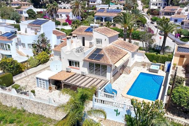 6 bed villa in Moraira