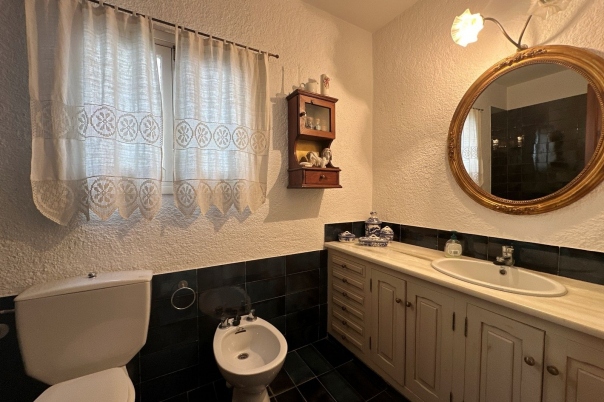 6 bed town_house in Benissa
