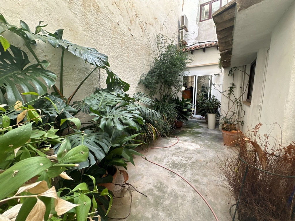 6 bed town_house in Benissa