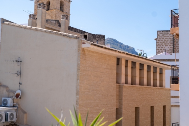 5 bed commercial in Javea