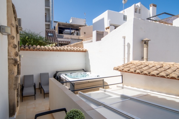 5 bed commercial in Javea