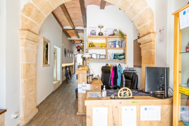 5 bed commercial in Javea