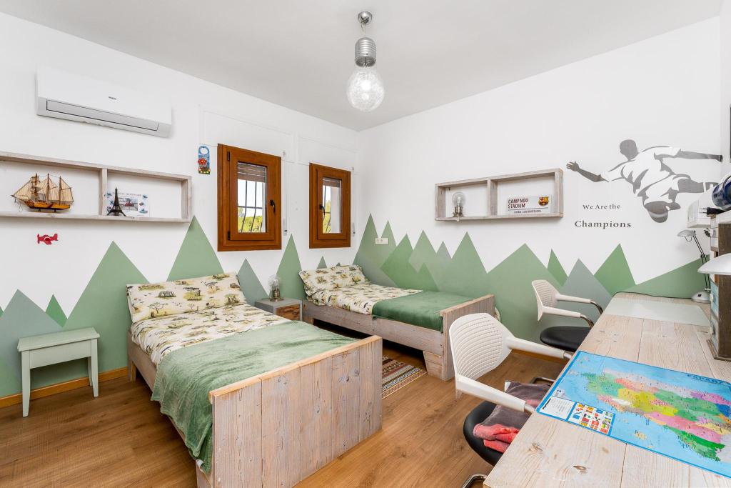 5 bed villa in Alfaz del Pi