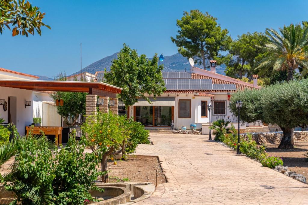 5 bed villa in Alfaz del Pi