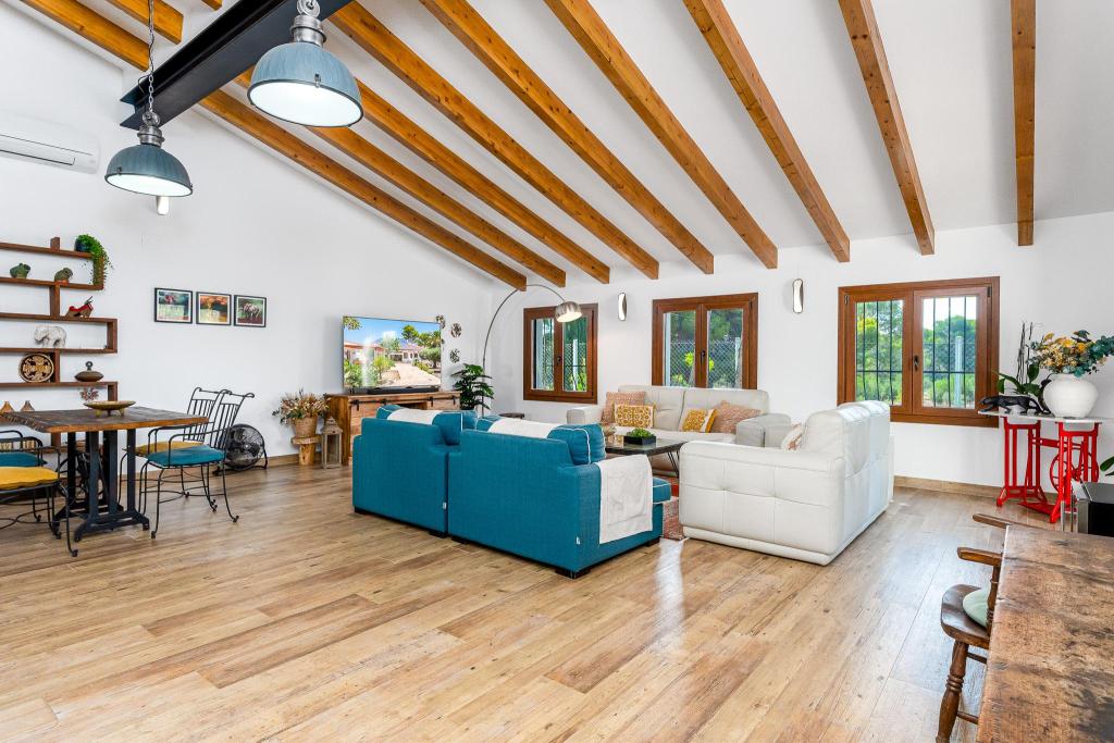 5 bed villa in Alfaz del Pi