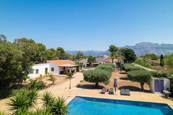5 bed villa in Alfaz del Pi