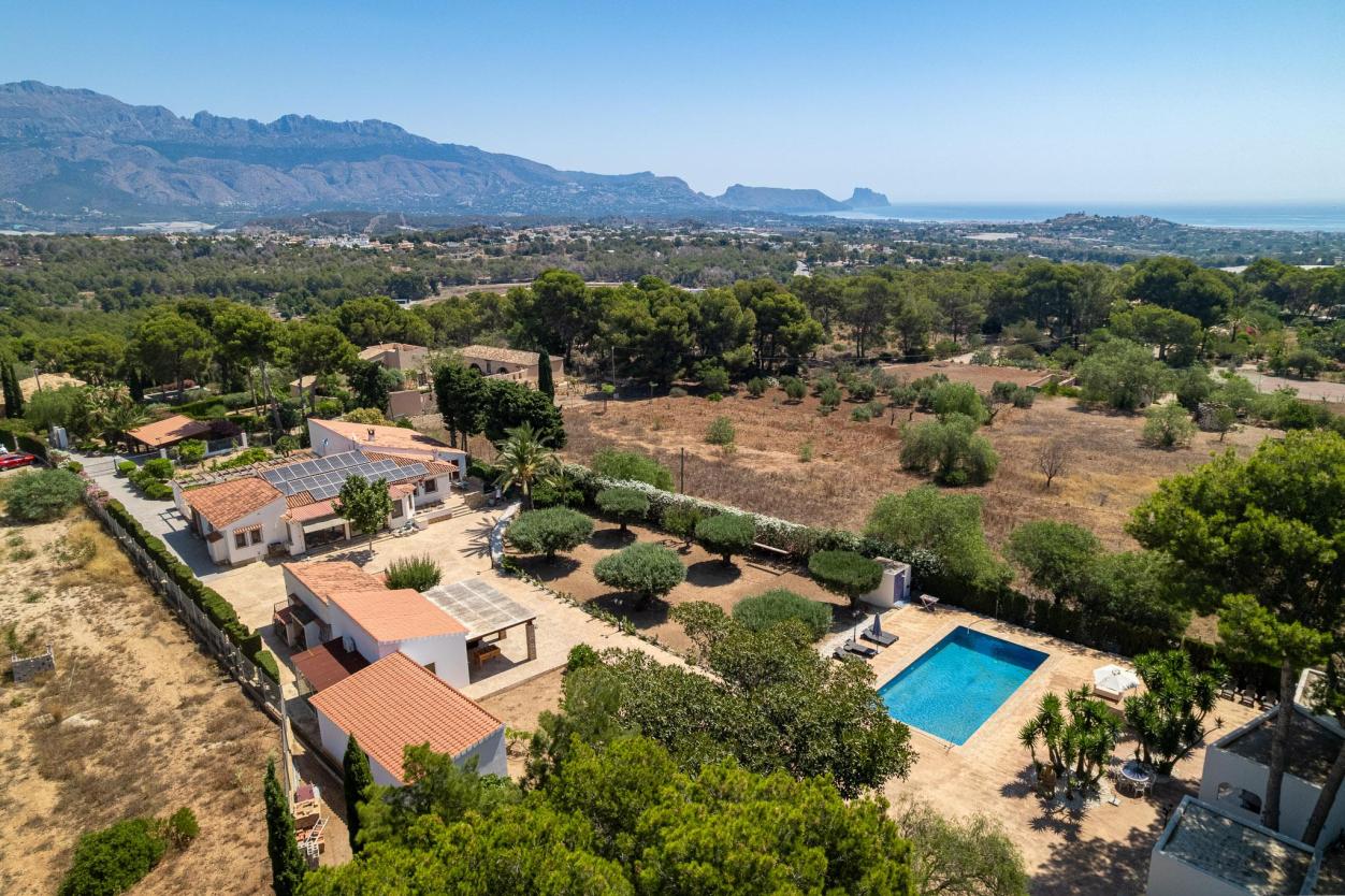 5 bed villa in Alfaz del Pi