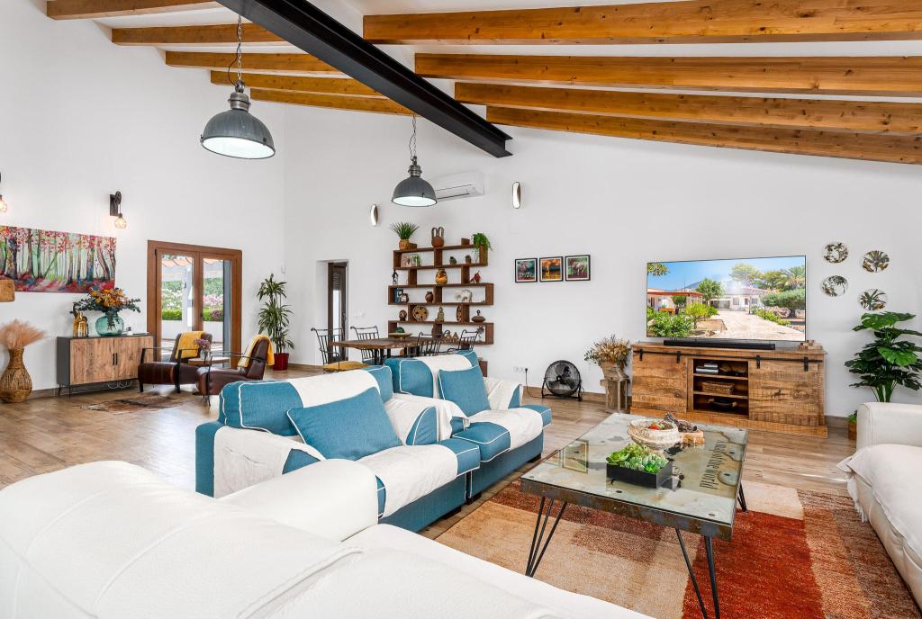 5 bed villa in Alfaz del Pi