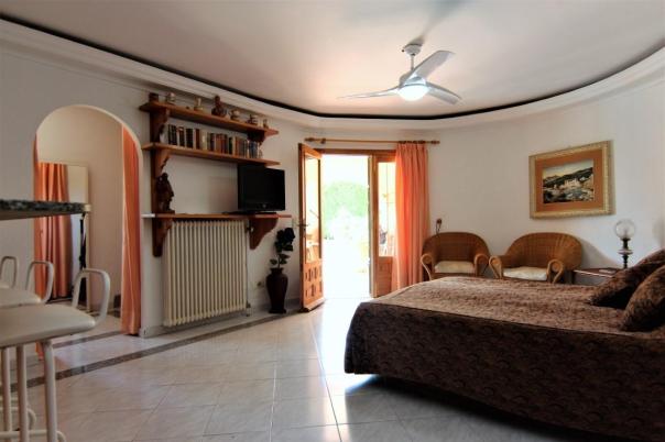 8 bed villa in Benissa