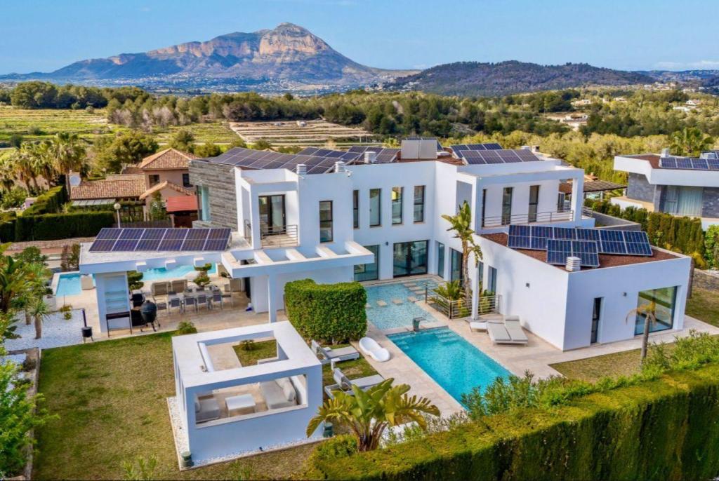 5 bed casa / chalet in Jávea