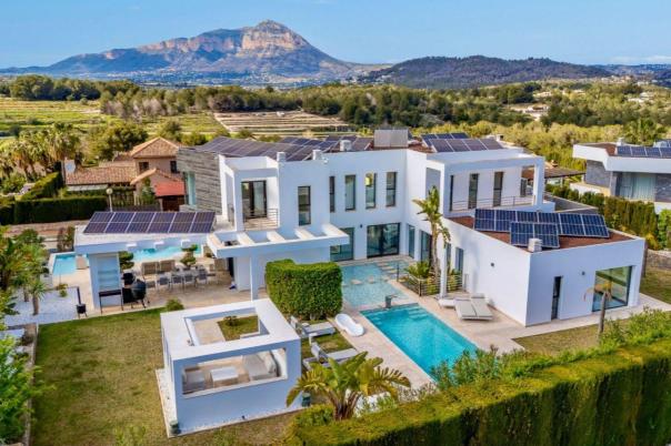 5 bed casa / chalet in Jávea