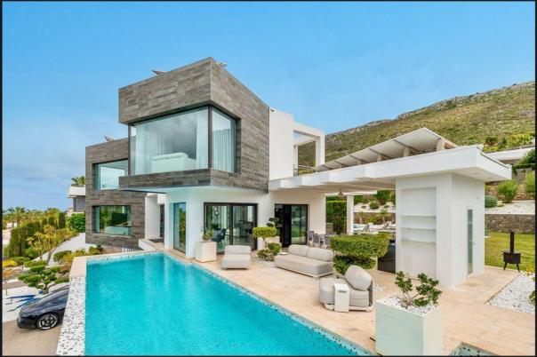 5 bed casa / chalet in Jávea