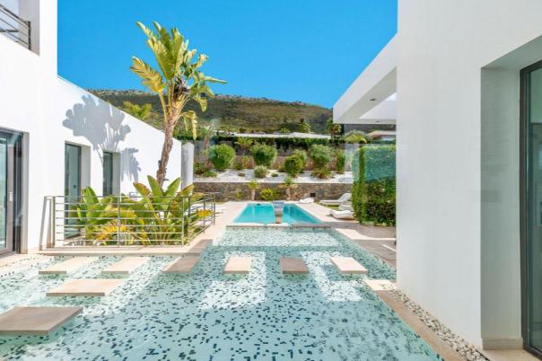 5 bed casa / chalet in Jávea