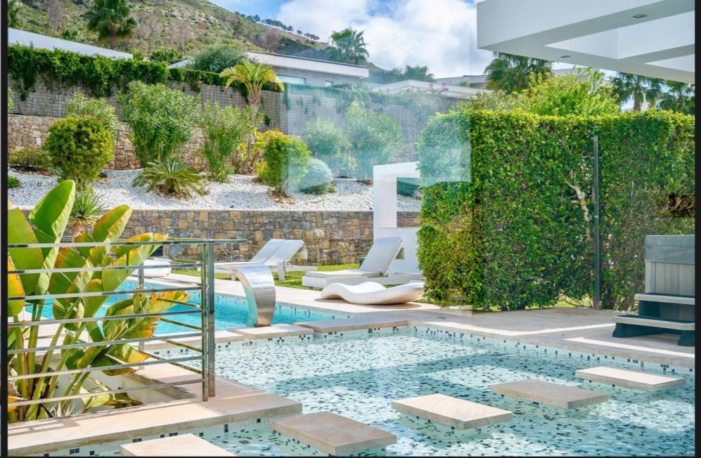 5 bed casa / chalet in Jávea