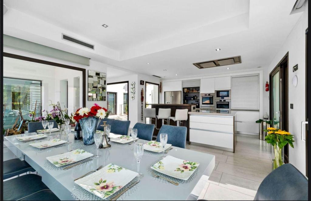 5 bed casa / chalet in Jávea