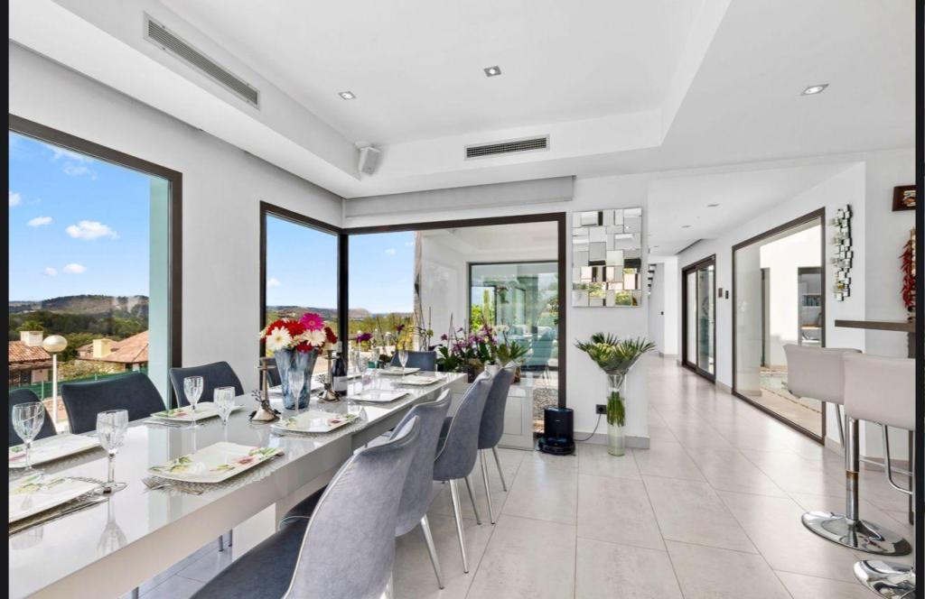 5 bed casa / chalet in Jávea