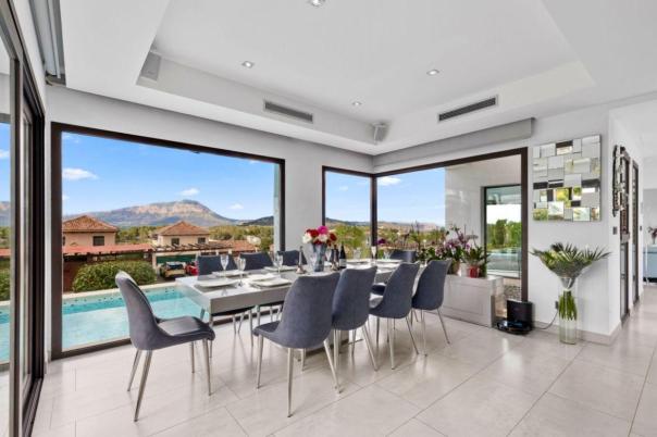 5 bed casa / chalet in Jávea