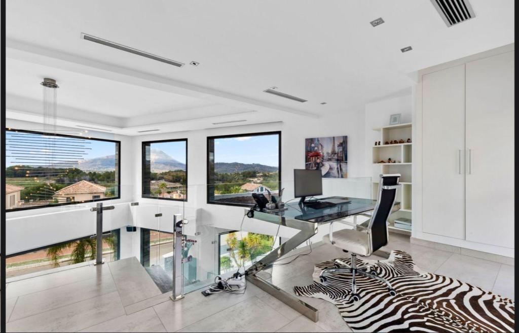 5 bed casa / chalet in Jávea