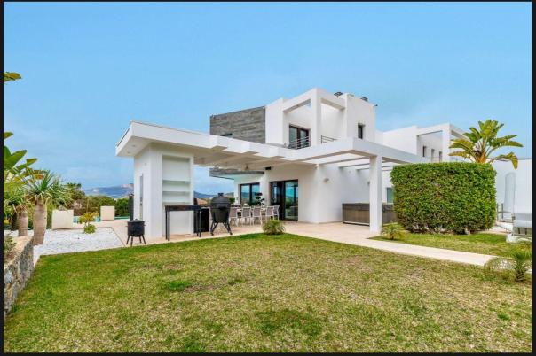 5 bed casa / chalet in Jávea
