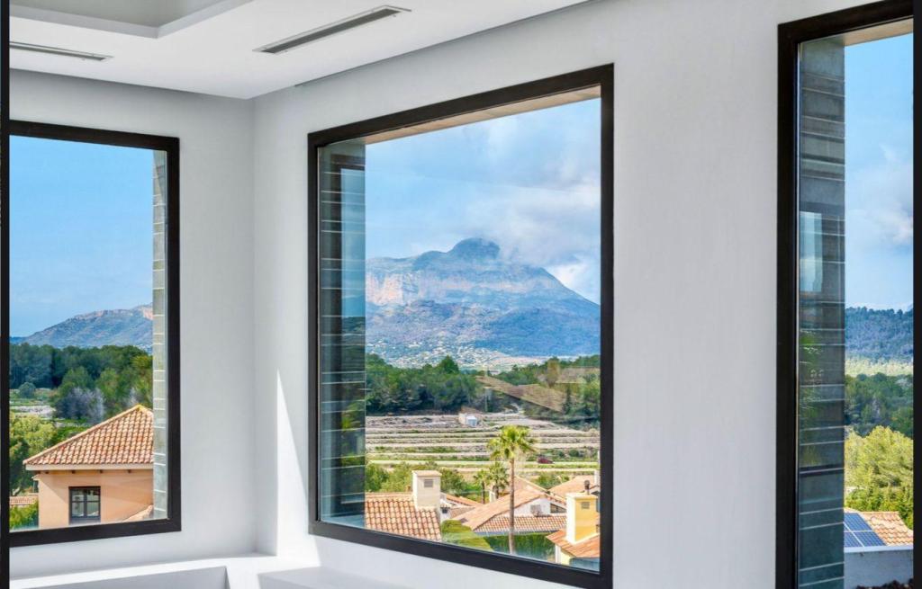 5 bed casa / chalet in Jávea