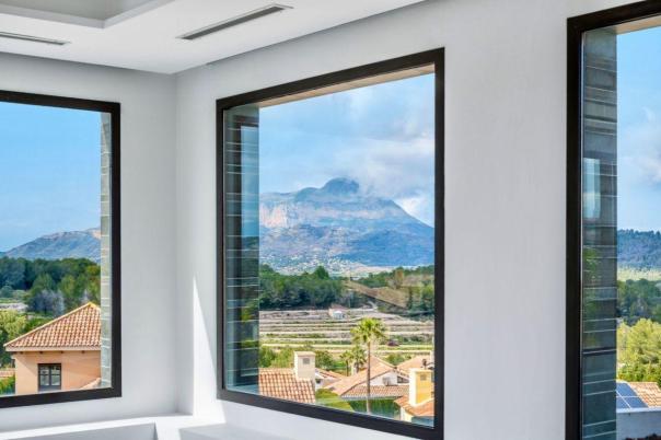 5 bed casa / chalet in Jávea