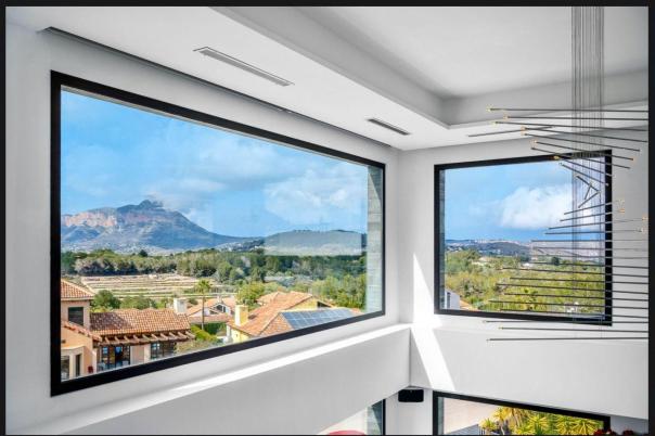 5 bed casa / chalet in Jávea