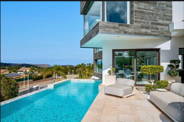 5 bed casa / chalet in Jávea