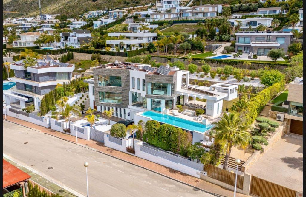 5 bed casa / chalet in Jávea