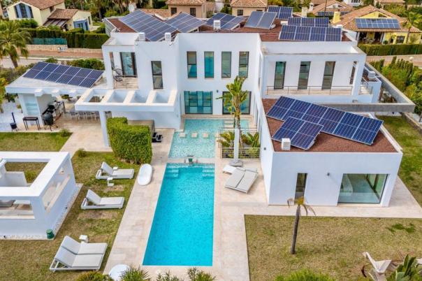 5 bed casa / chalet in Jávea